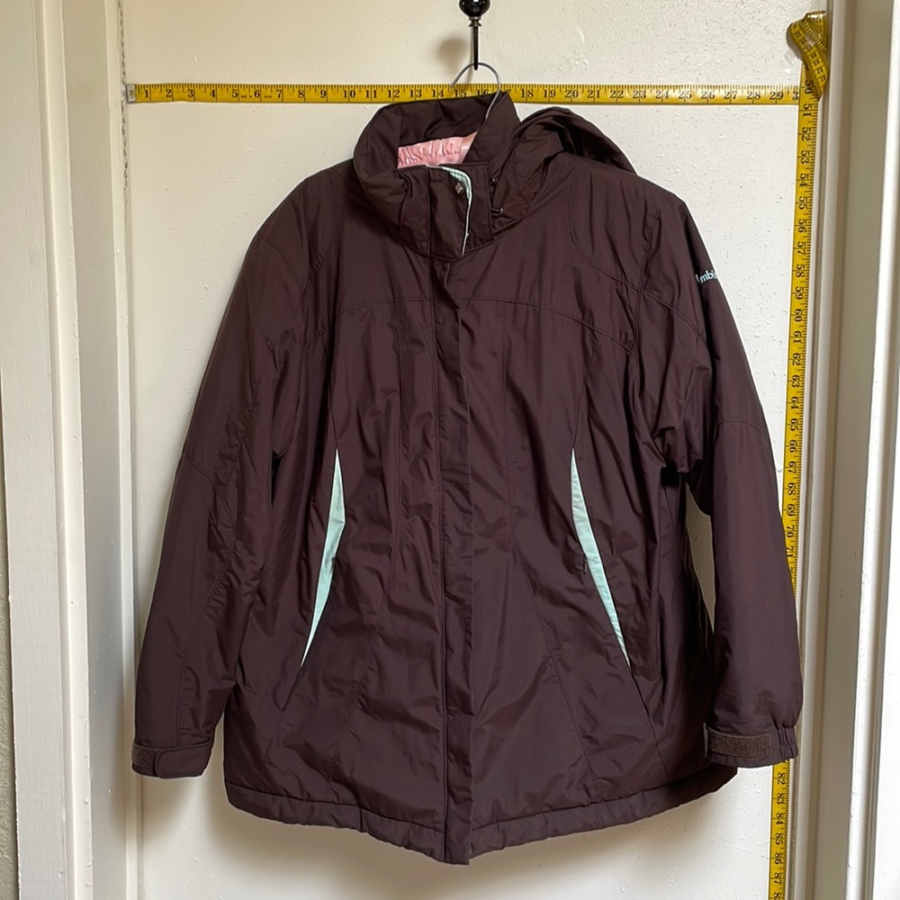 Columbia insulated hooded jacket